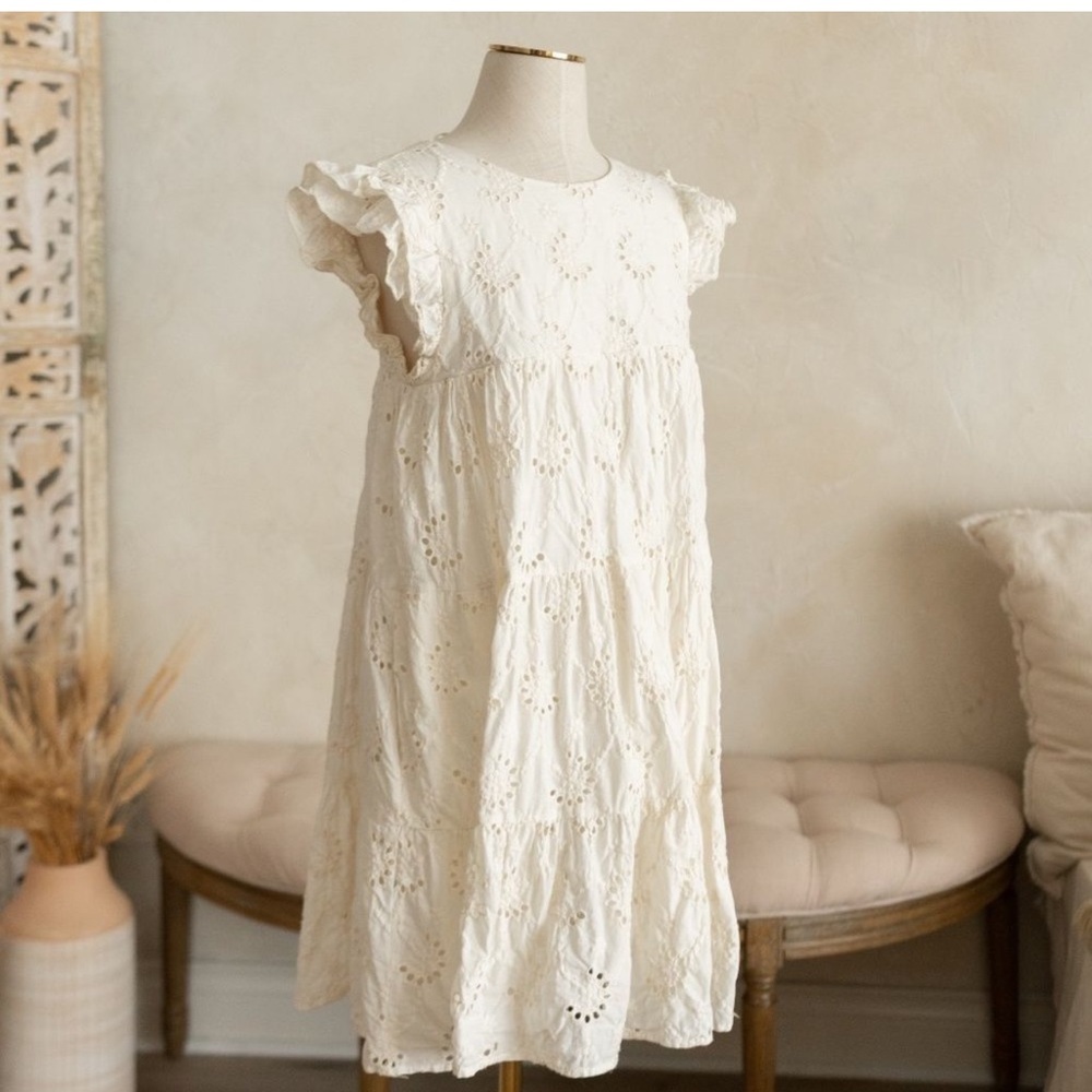 NWOT La Ven cotton tiered, eyelet ruffle dress